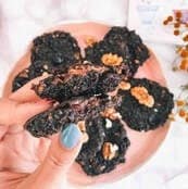 Biscuiți vegan cu merișoare și nuci