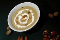Supă cremă de legume cu nuci și migdale
