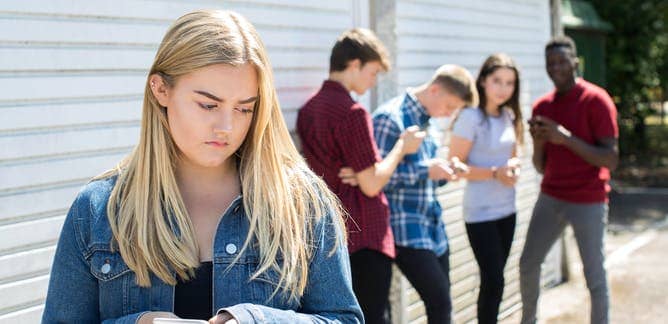 Cum să ne îmbogățim comunicarea cu adolescenții