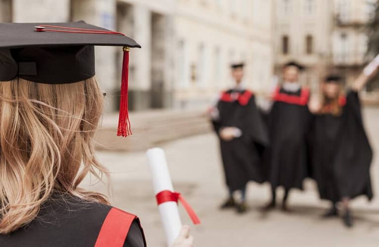 Burse de studiu în Franța pentru studenții români