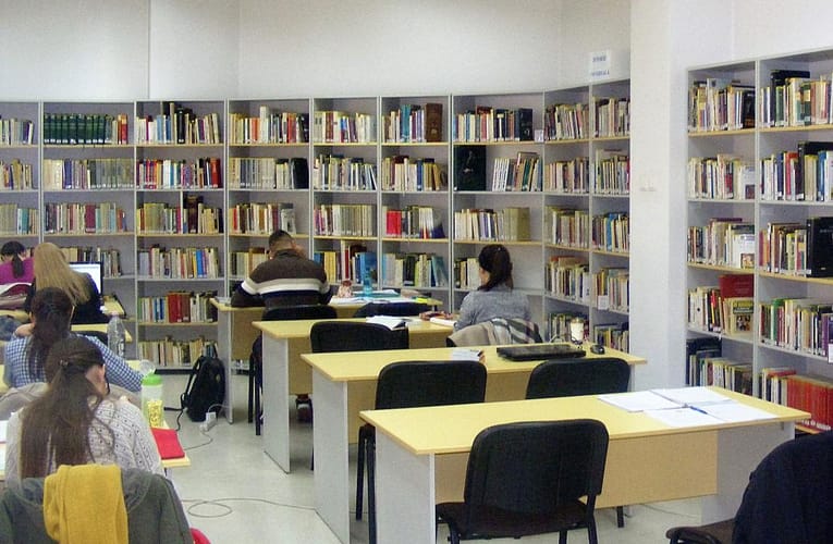 Nocturna Bibliotecilor