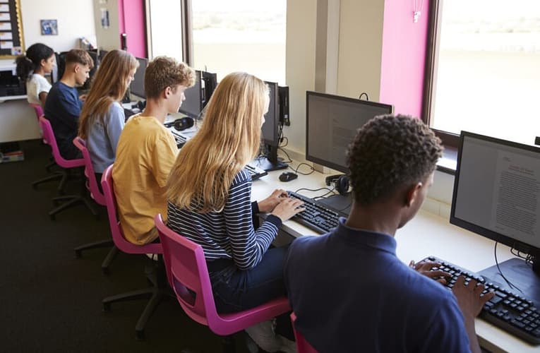 Standardele pentru predarea online în universități au fost publicate